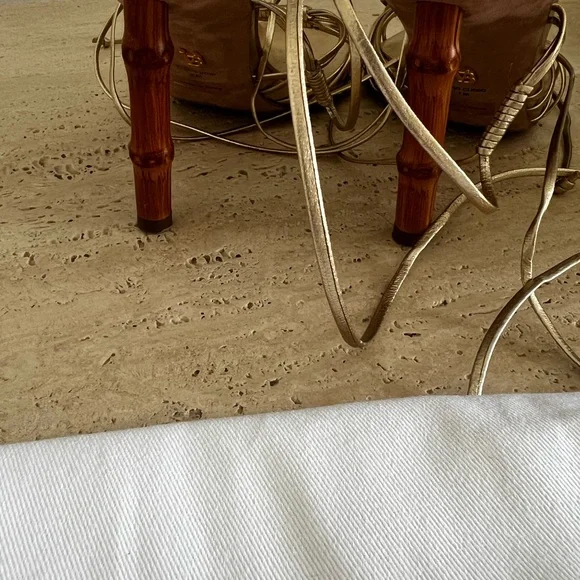 Veronica Beard Cabot strappy metallic ankle strap sandals in gold size 7 - Picture 6 of 8